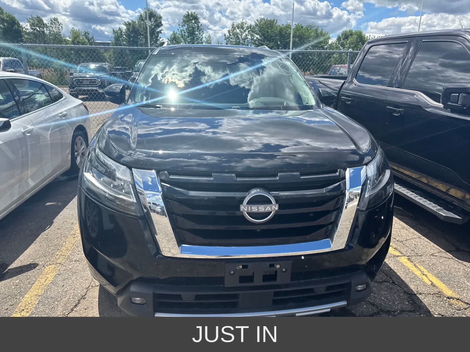 Used 2022 Nissan Pathfinder SL AWD/4WD image 4