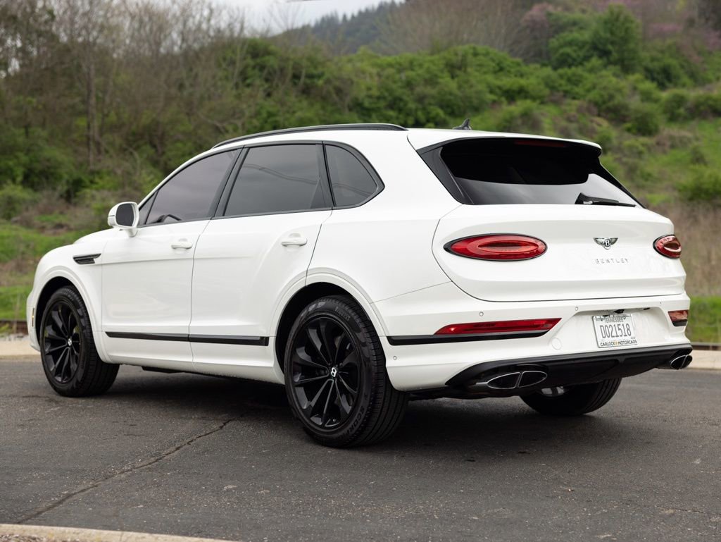 Used 2024 Bentley Bentayga image 9