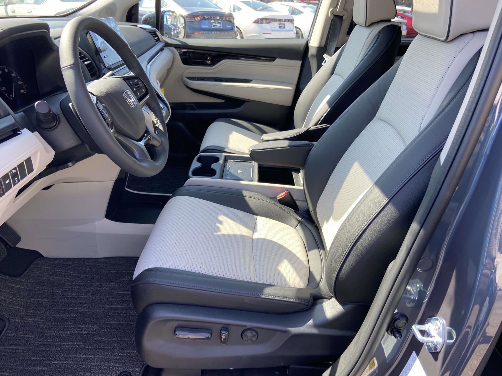 New 2026 Honda Odyssey Elite image 8