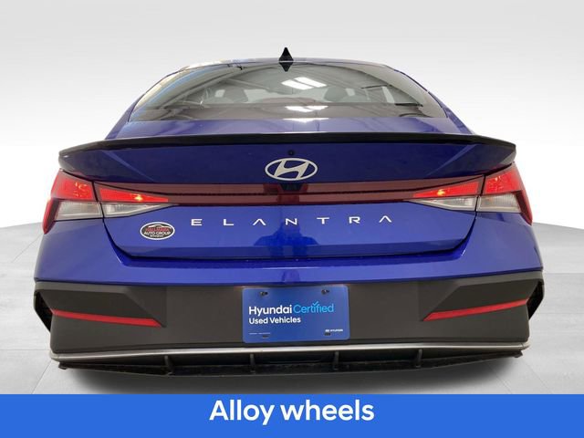 Used 2025 Hyundai Elantra Sport image 4