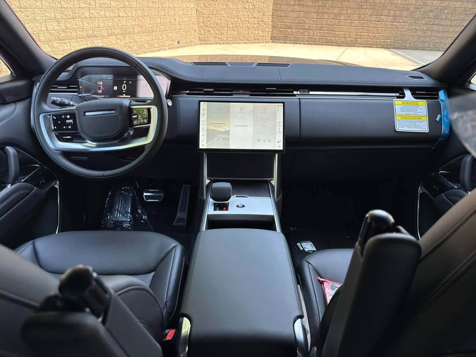 New 2025 Land Rover Range Rover SE image 8