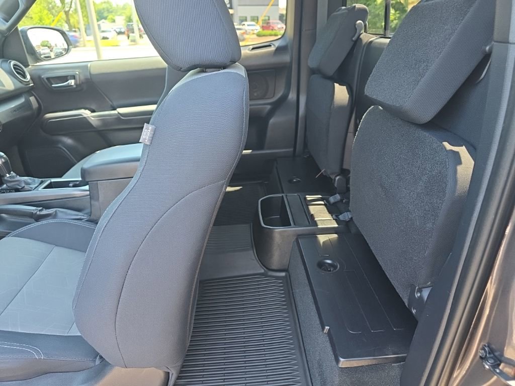 Used 2020 Toyota Tacoma TRD Sport w/ TRD Premium Sport Package AWD/4WD image 12