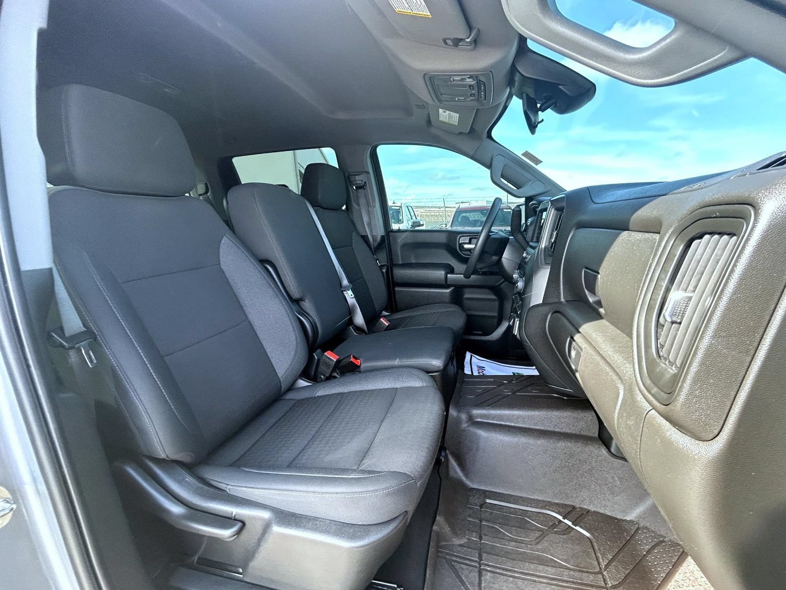 Certified 2024 Chevrolet Silverado 1500 Custom w/ Dark Appearance Package AWD/4WD image 17