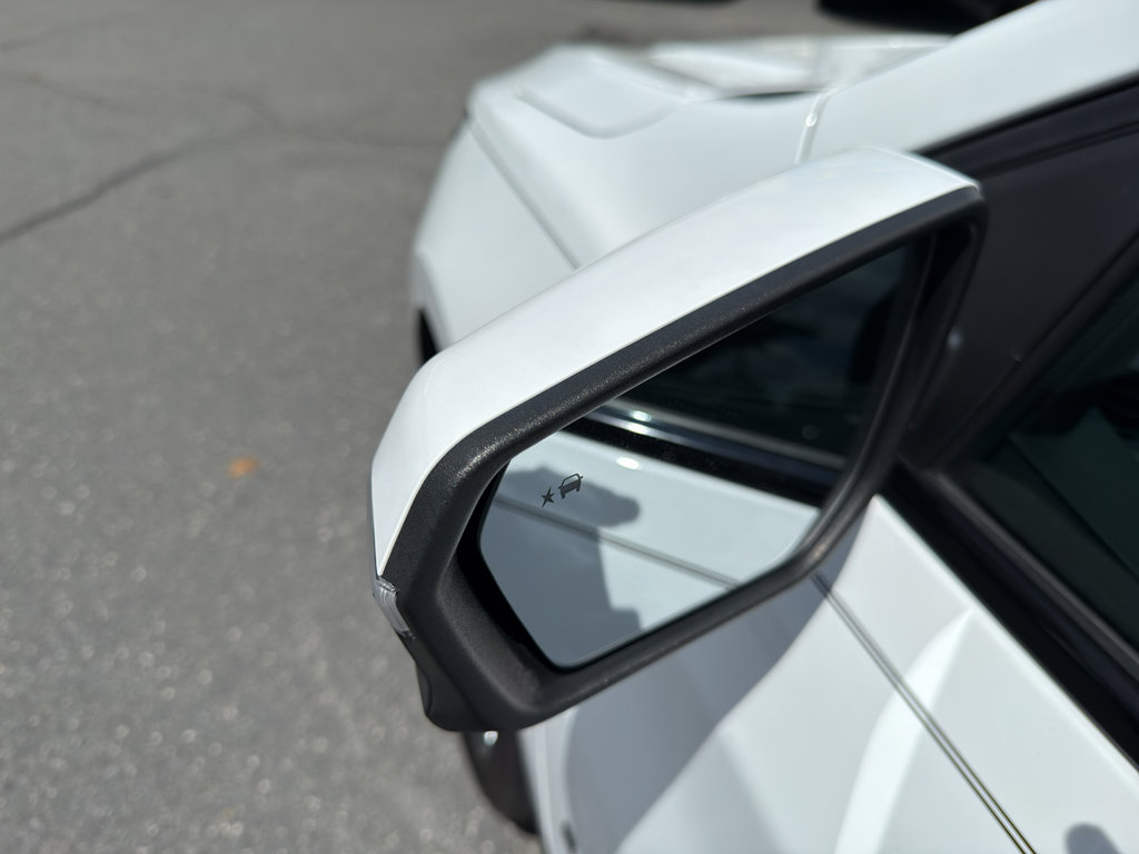 Used 2022 Chevrolet Equinox RS w/ RS Leather Package image 9