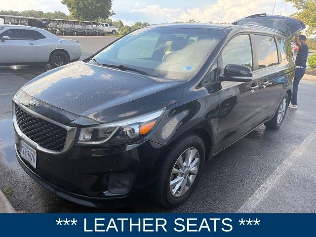 Used 2017 Kia Sedona LX w/ LX Essentials Premium Package FWD image 4
