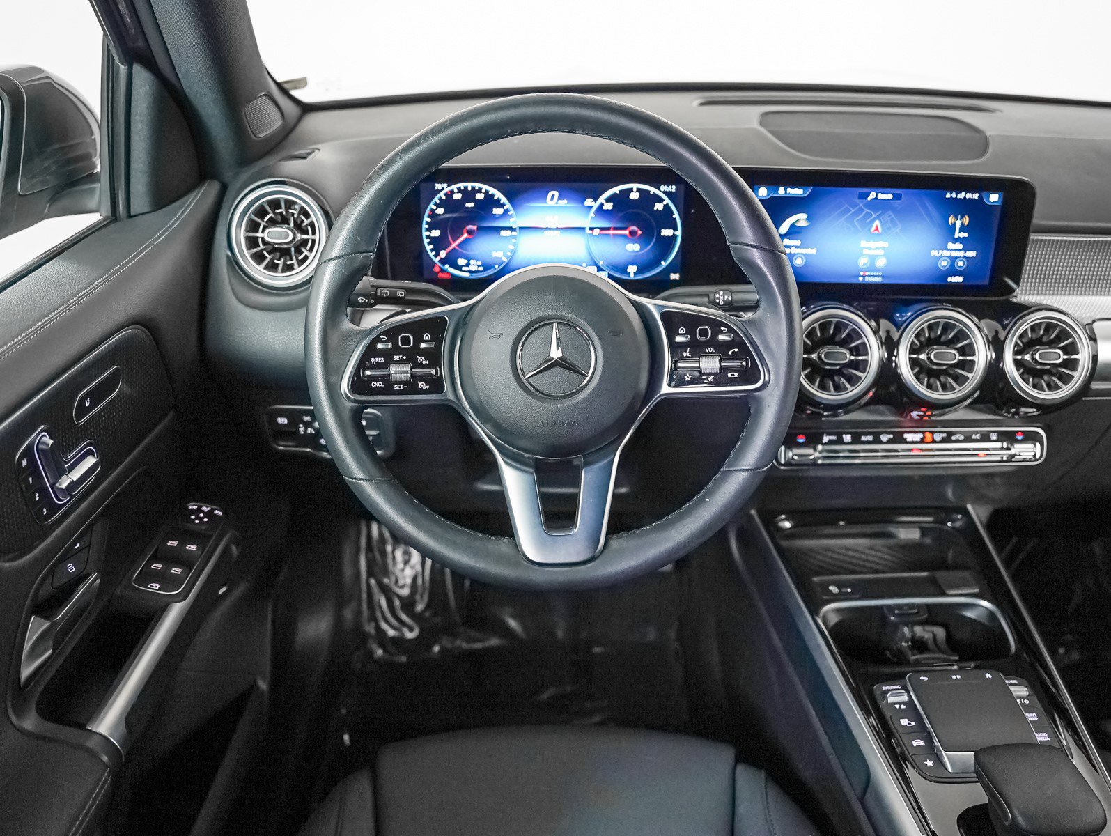 Certified 2023 Mercedes-Benz EQB 300 4MATIC w/ Exclusive Package image 15