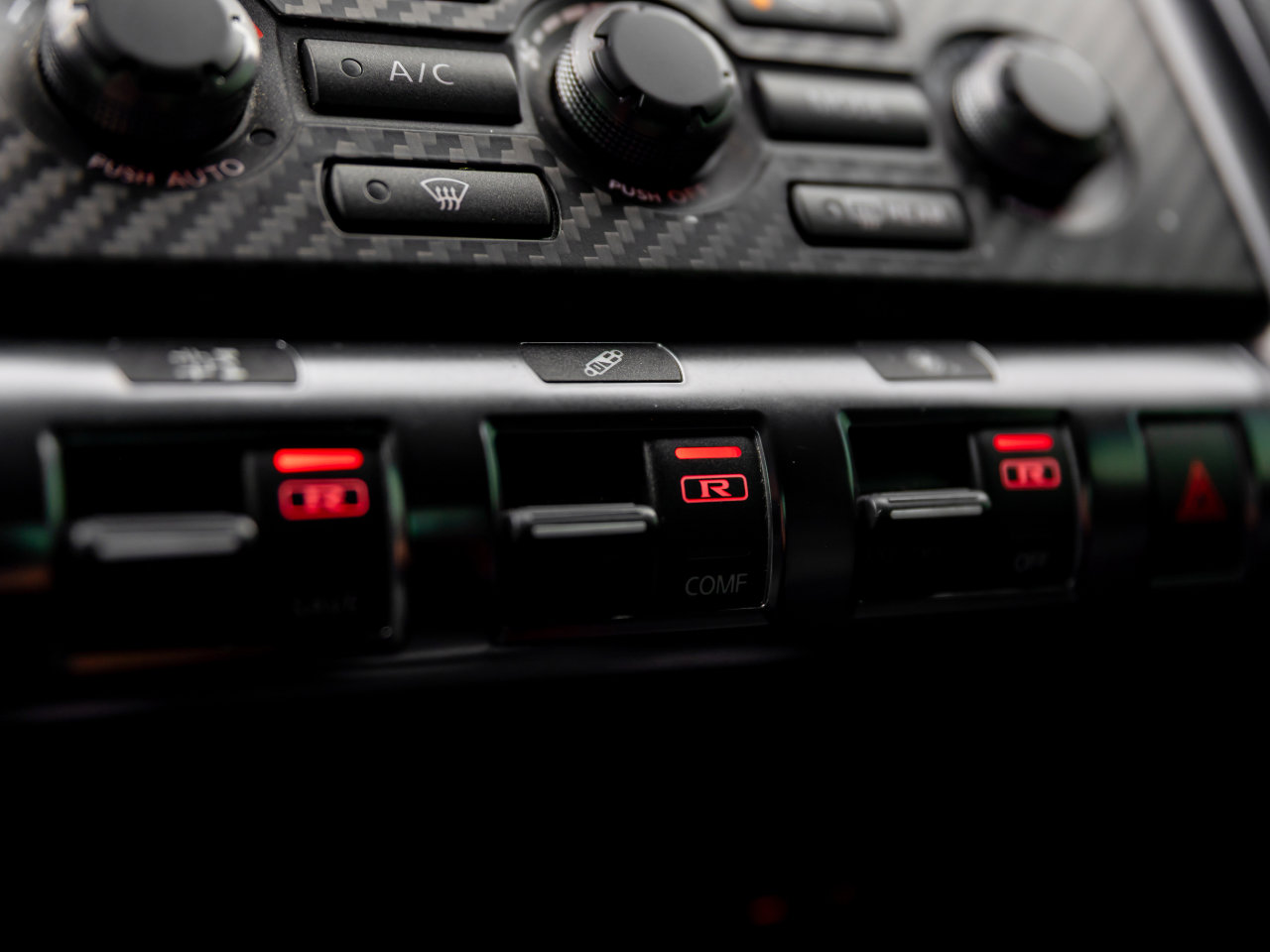 Used 2014 Nissan GT-R Black Edition image 26