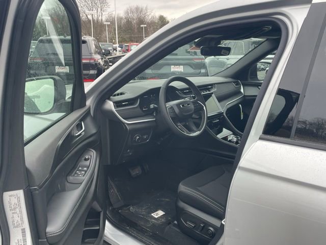 New 2025 Jeep Grand Cherokee L Laredo image 14