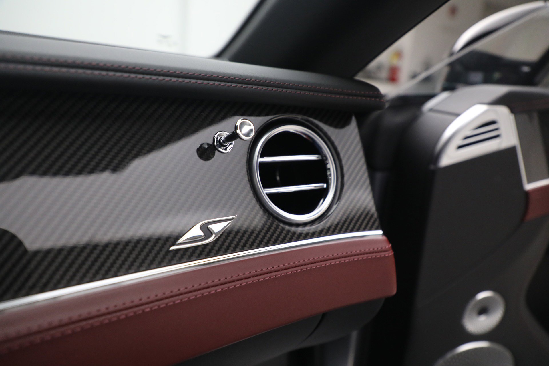 Certified 2023 Bentley Continental GT V8 image 43