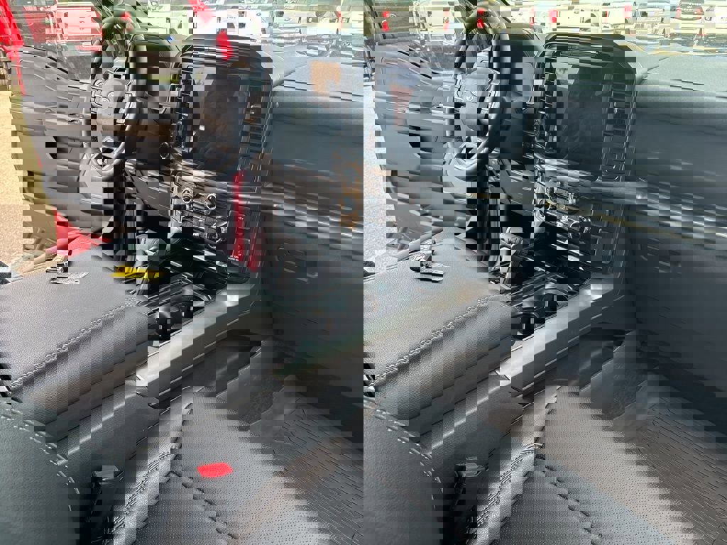 Used 2025 Ford F150 Lariat w/ Equipment Group 501A Mid image 33