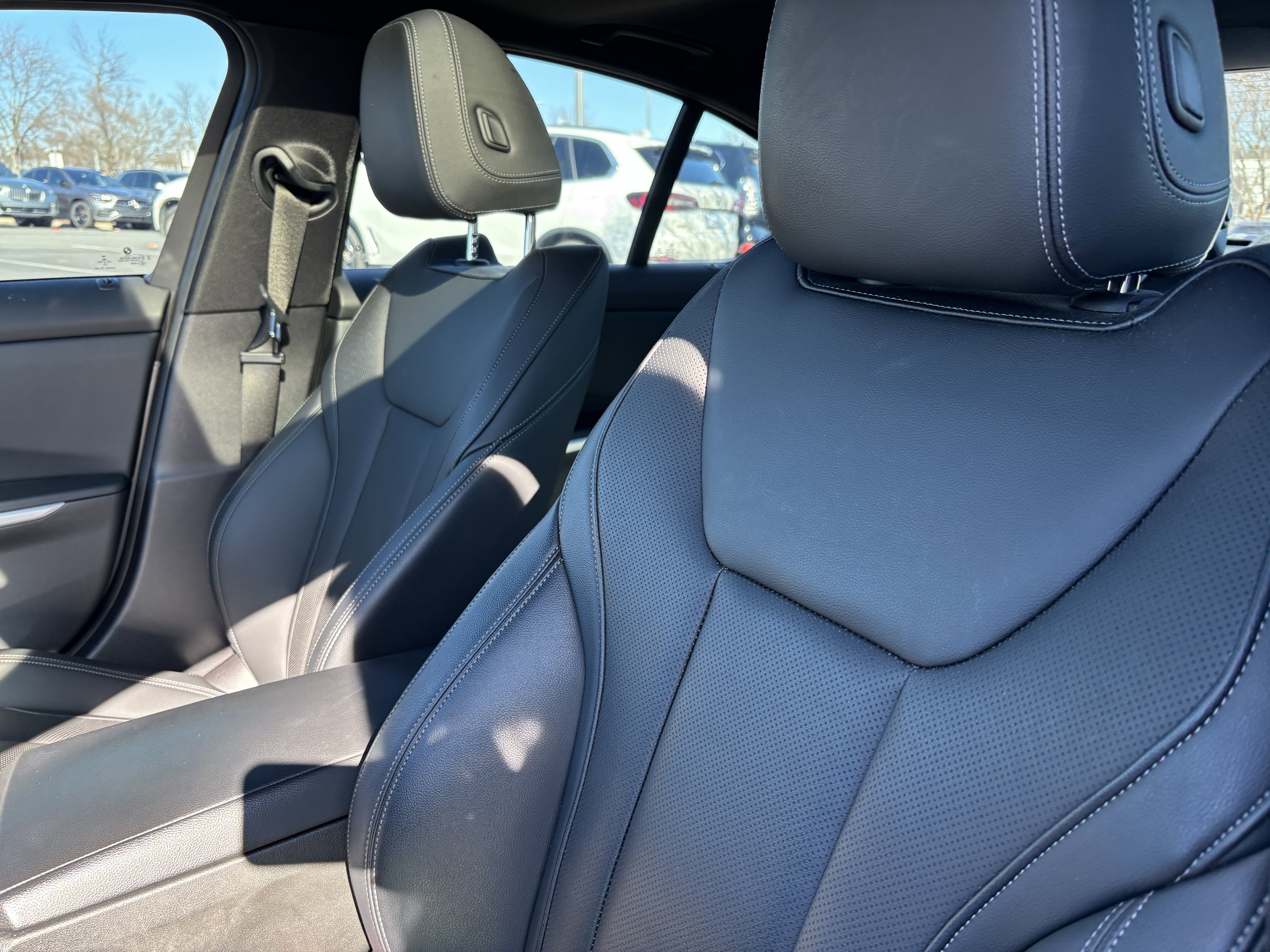 Used 2023 BMW 330i Sedan w/ Premium Package image 16