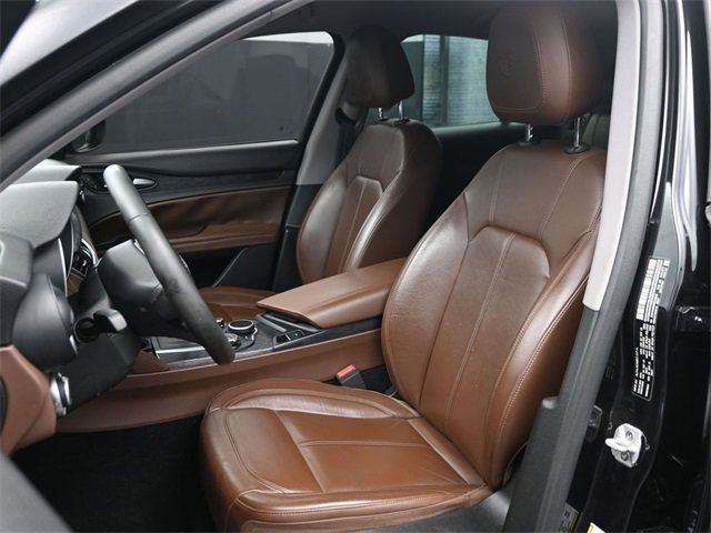 Used 2019 Alfa Romeo Stelvio Sprint w/ Nero Edizione image 9