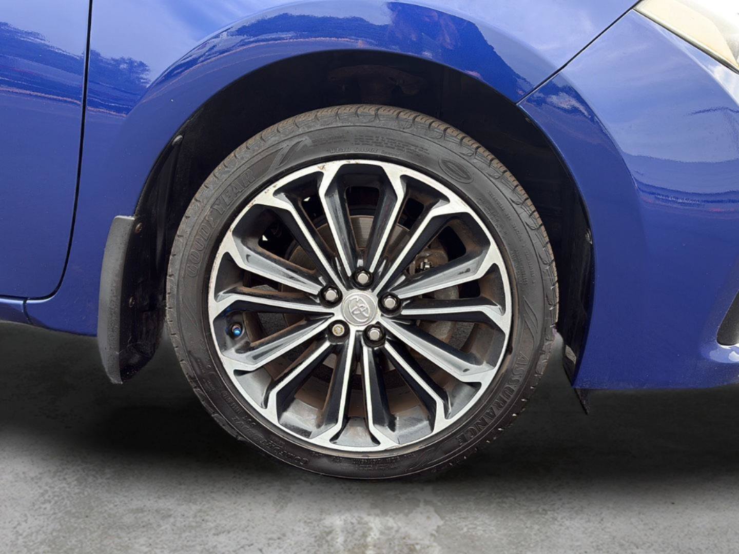 Used 2015 Toyota Corolla S FWD image 25