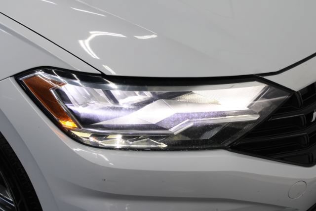 Used 2019 Volkswagen Jetta R-Line w/ R-Line Cold Weather Package FWD image 32