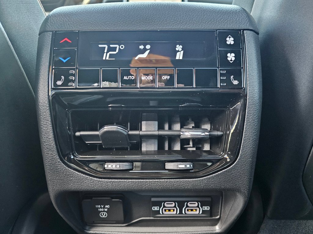 New 2024 Jeep Grand Cherokee L Overland w/ Advanced Protech Group III AWD/4WD image 19