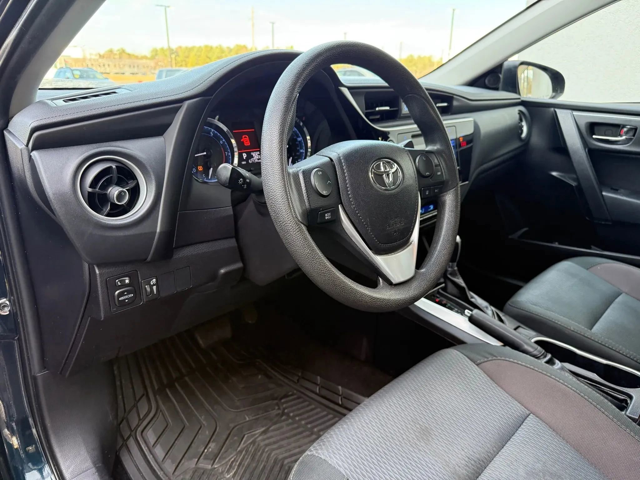 Used 2019 Toyota Corolla L image 17