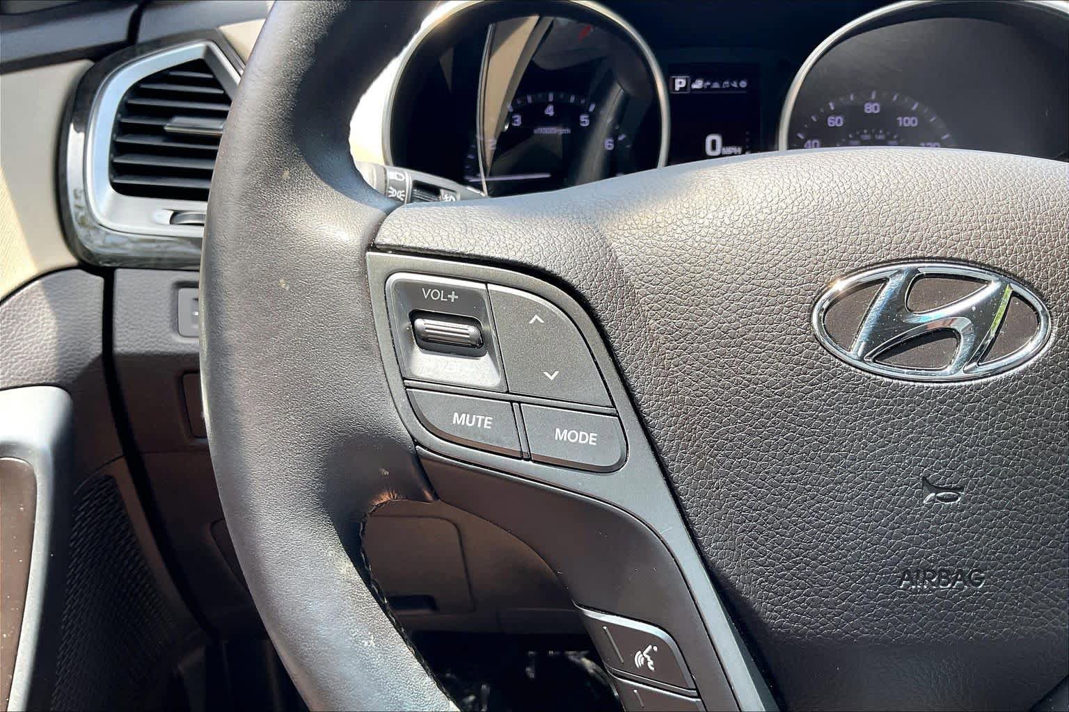 Used 2017 Hyundai Santa Fe Sport w/ 2.0T Ultimate Tech Package 05 AWD/4WD image 18