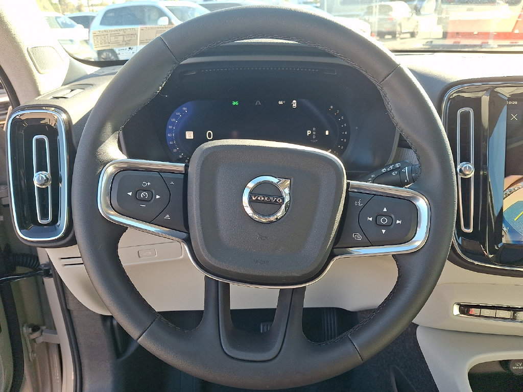 New 2026 Volvo XC40 B5 Ultra w/ Protection Package Premier AWD/4WD image 18