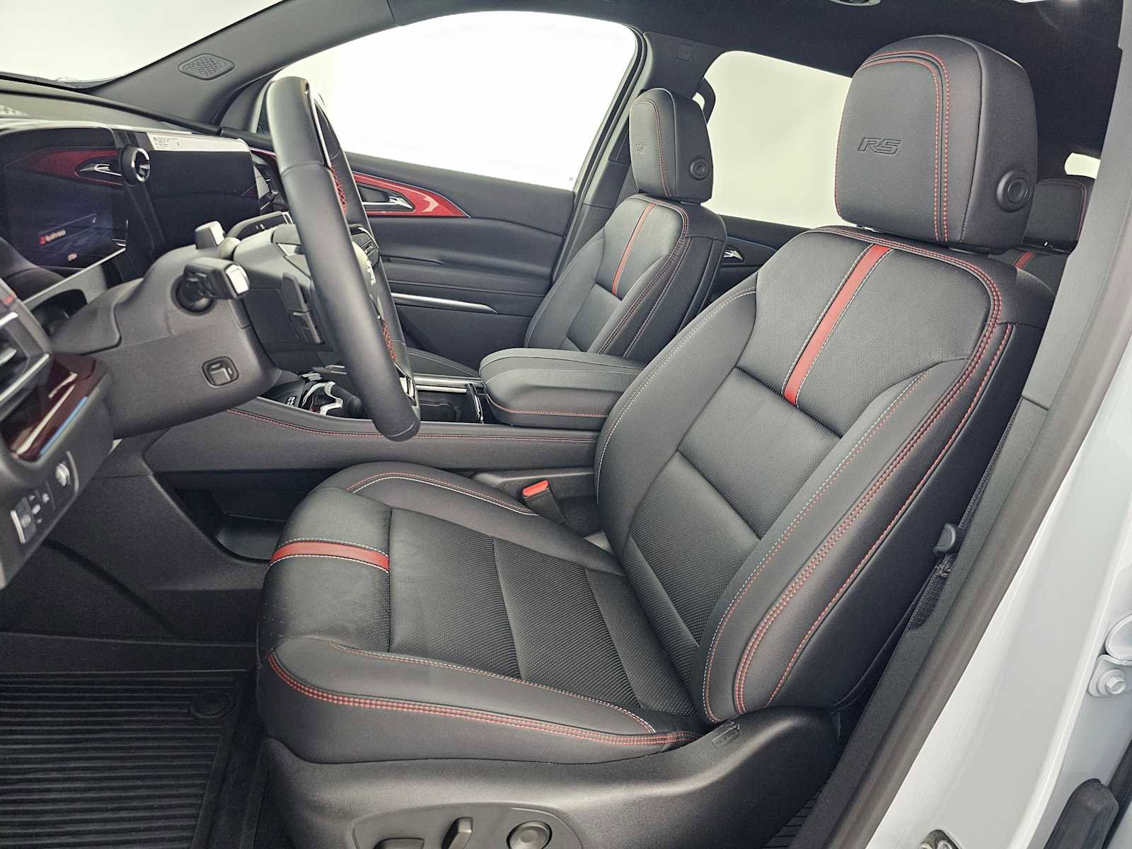 Used 2026 Chevrolet Traverse RS w/ LPO, Floor Liner Package FWD image 22
