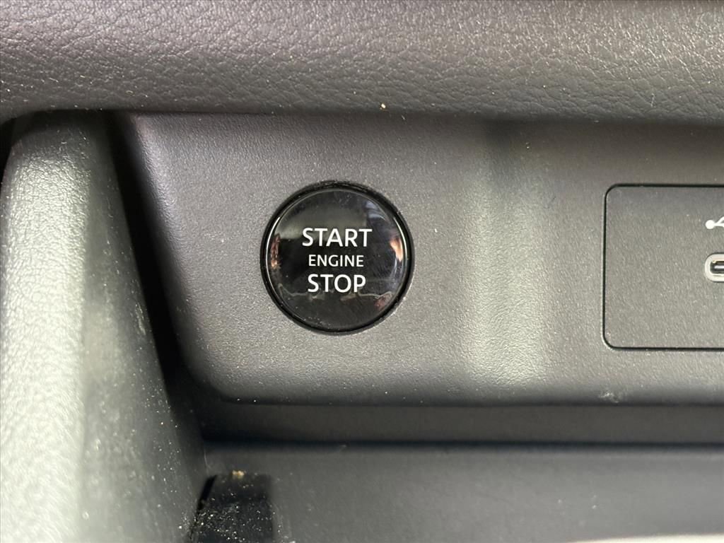 Certified 2025 Nissan Rogue SV image 13