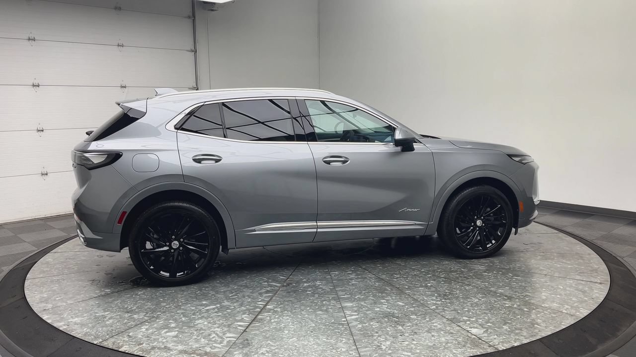Used 2025 Buick Envision Avenir AWD/4WD image 43
