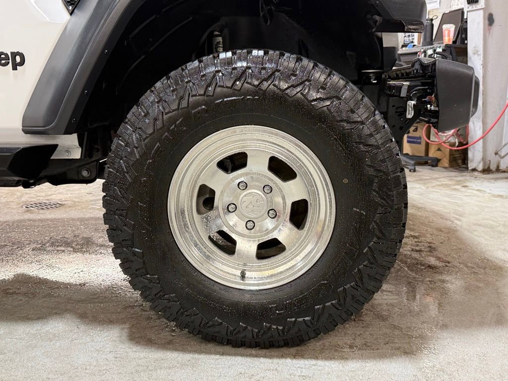 Certified 2025 Jeep Wrangler Sport image 35
