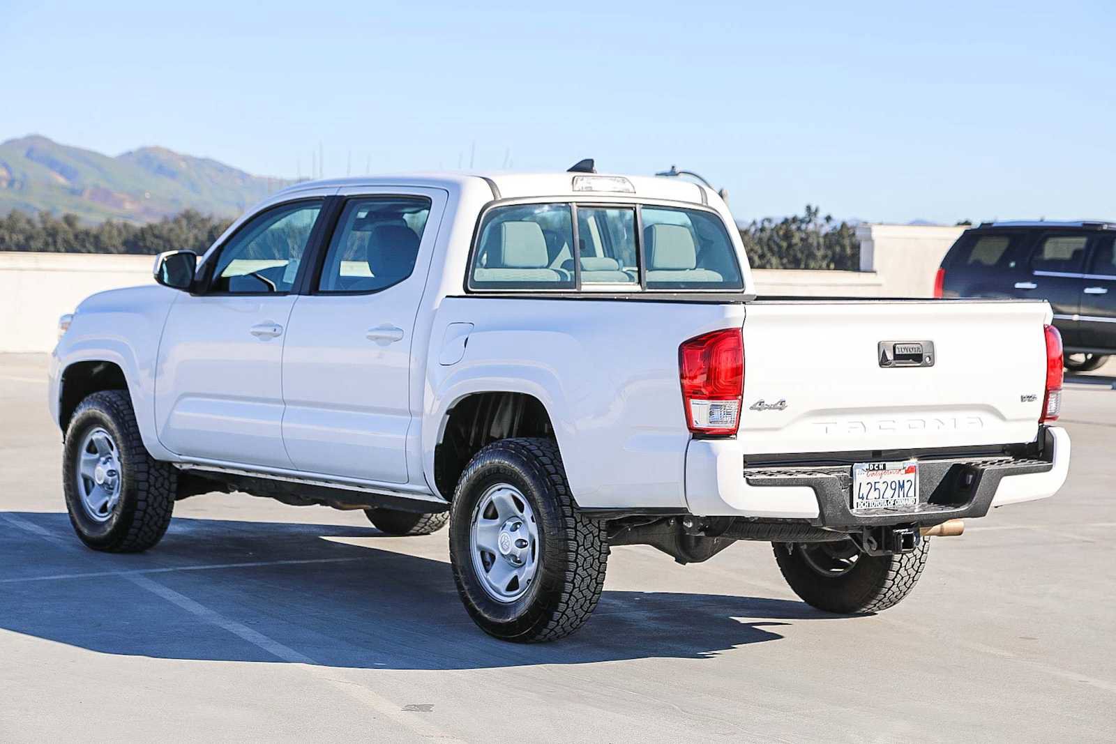 Certified 2018 Toyota Tacoma SR w/ SR Convenience Package image 7