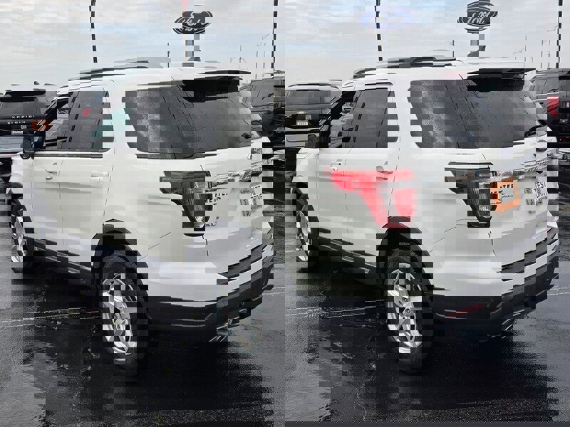 Used 2018 Ford Explorer XLT image 8