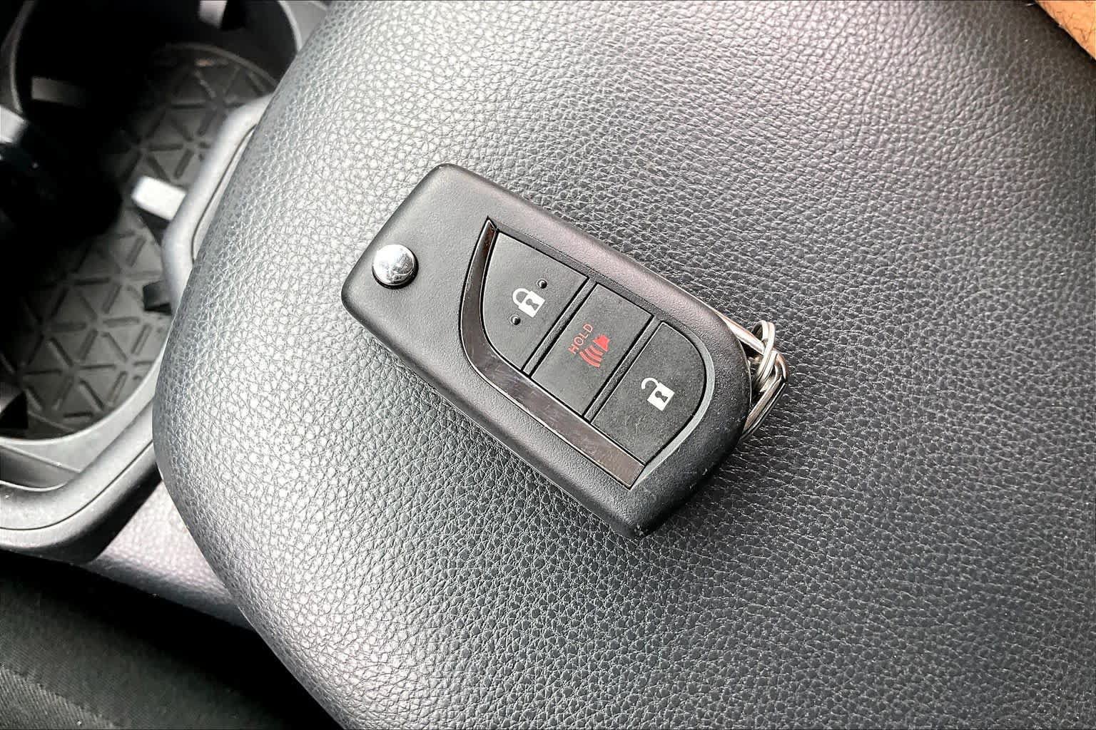 Used 2025 Toyota RAV4 LE AWD/4WD image 14