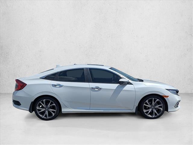 Used 2019 Honda Civic Touring image 4