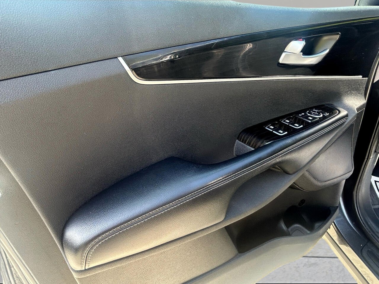 Used 2019 Kia Sorento EX image 19