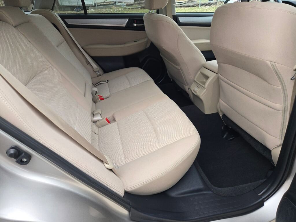 Used 2018 Subaru Outback 2.5i Premium image 9