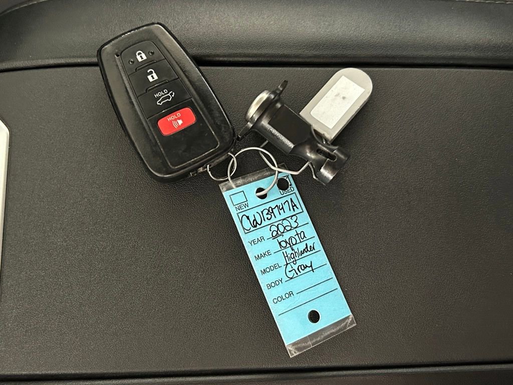 Used 2023 Toyota Highlander LE image 57