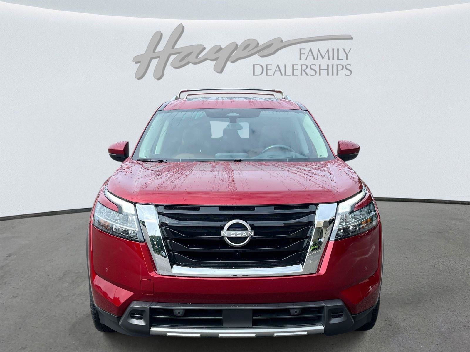 Used 2023 Nissan Pathfinder Platinum w/ Cargo Package FWD image 8