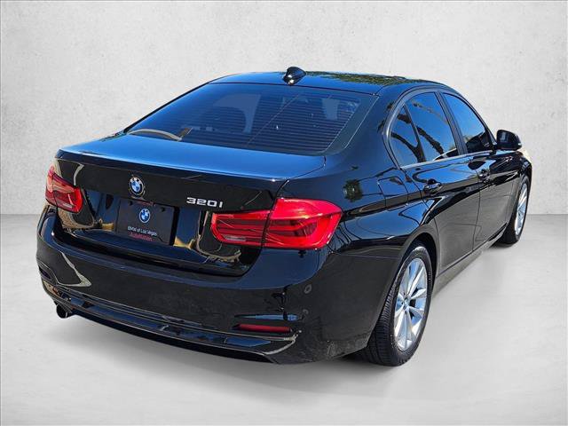 Used 2017 BMW 320i Sedan RWD image 5
