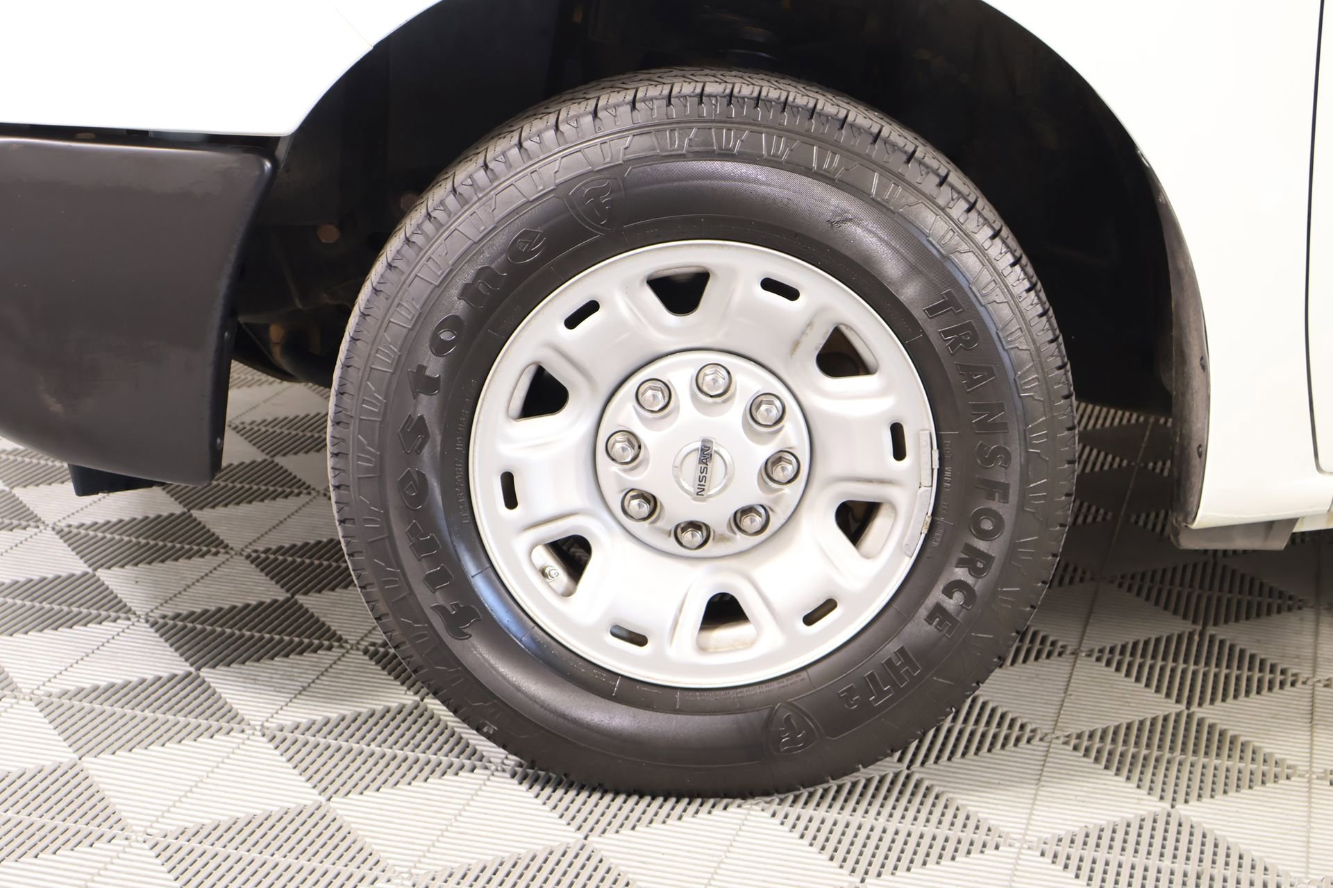 Used 2020 Nissan NV 2500 SV image 14