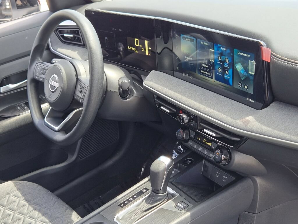 Used 2026 Nissan Kicks SV w/ SV Premium Package AWD/4WD image 5
