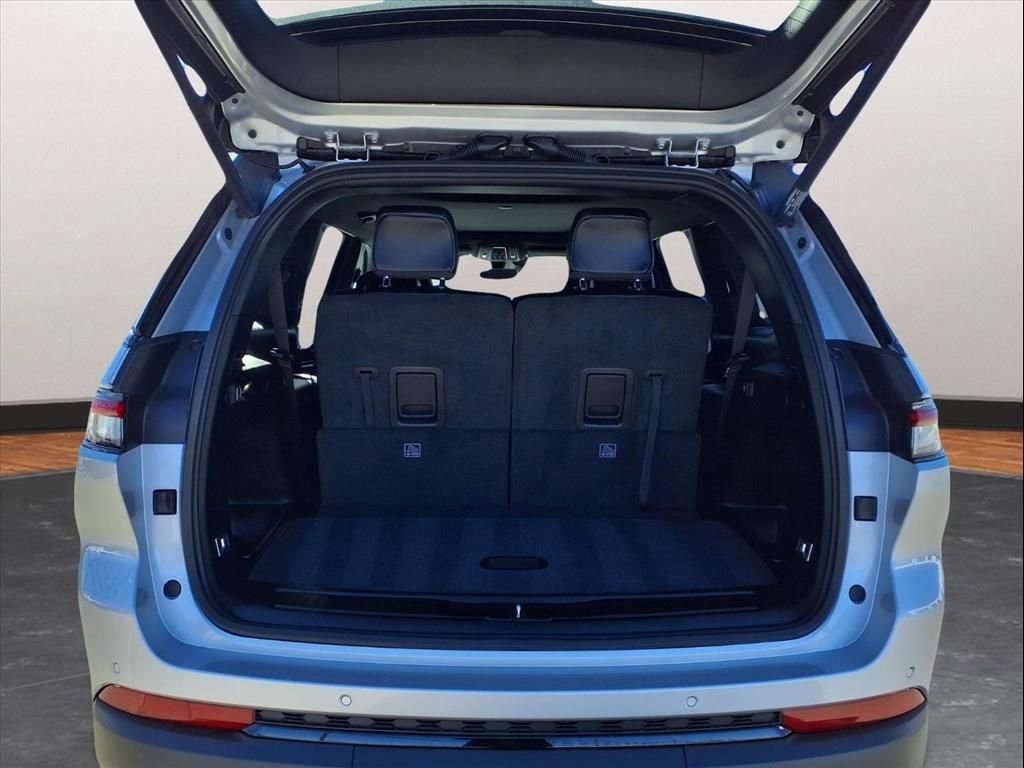 New 2025 Jeep Grand Cherokee L Limited image 13