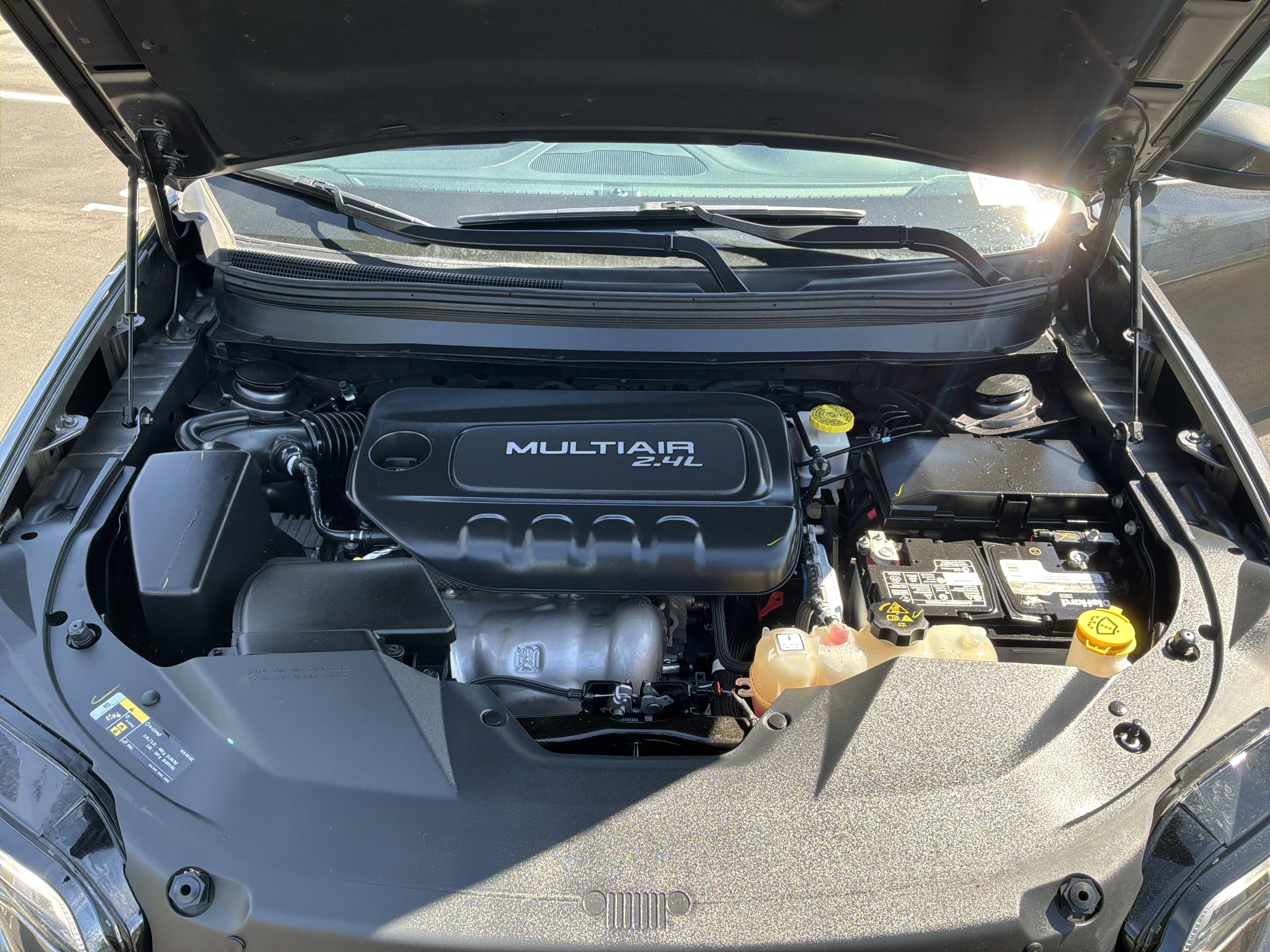 Used 2019 Jeep Cherokee Latitude Plus FWD image 34