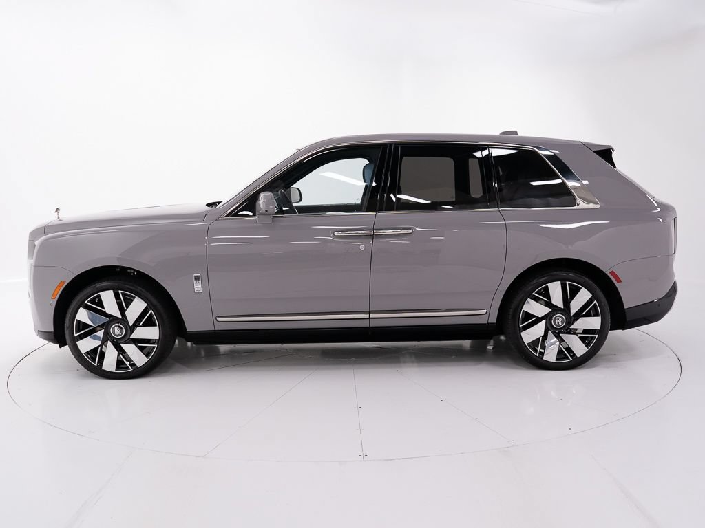Certified 2025 Rolls-Royce Cullinan AWD/4WD image 2