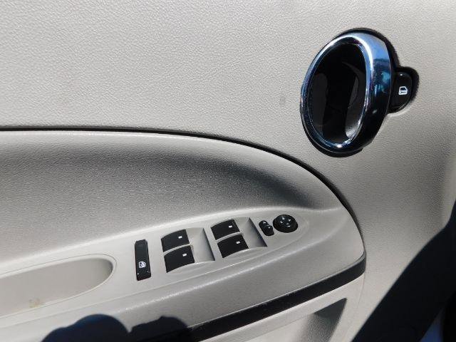Used 2009 Chevrolet HHR LS image 12