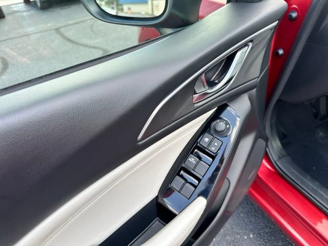 Used 2018 MAZDA MAZDA3 Grand Touring w/ Premium Equipment Package FWD image 14