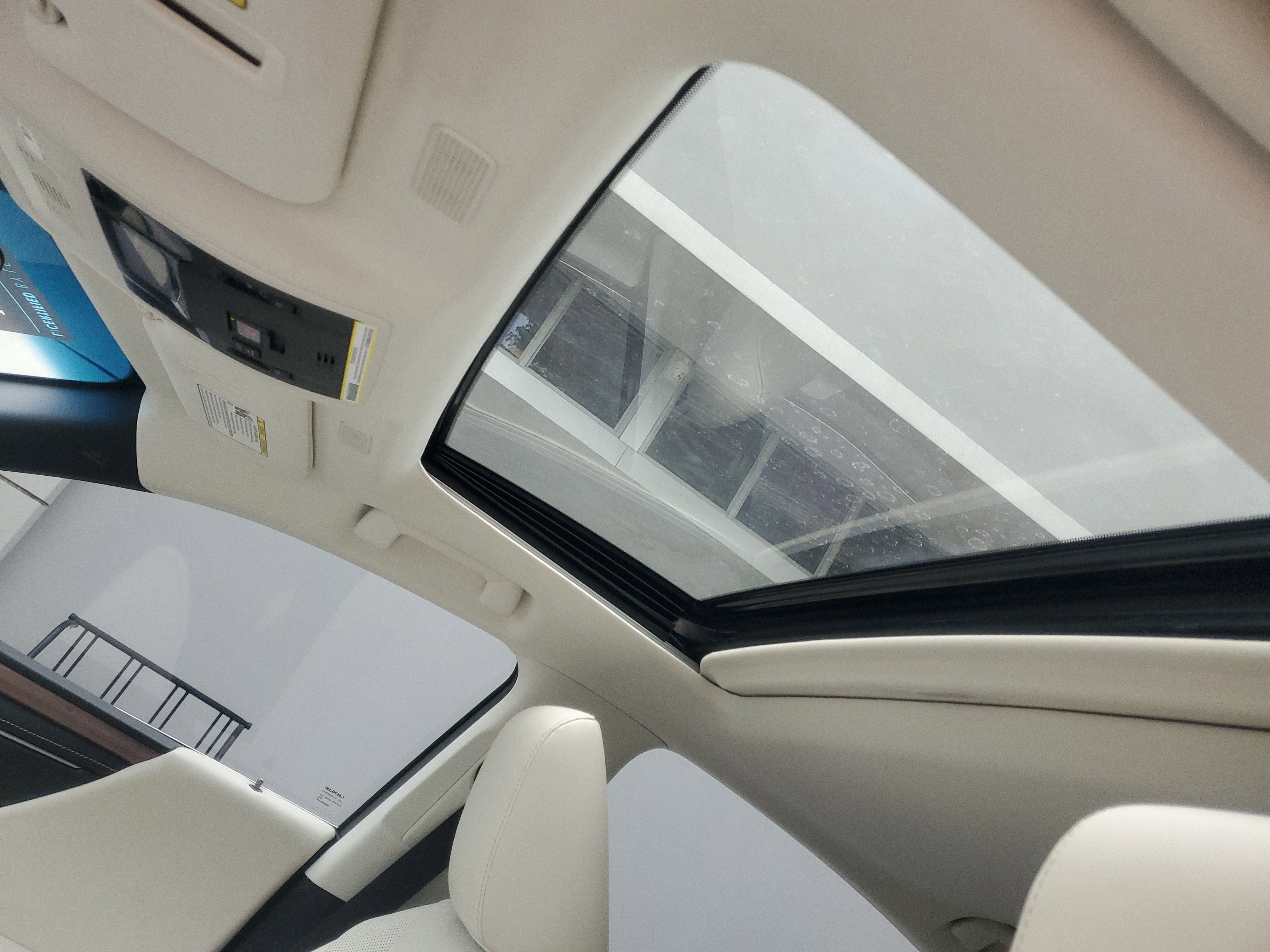 Used 2024 Lexus ES 350 w/ Premium Package image 17