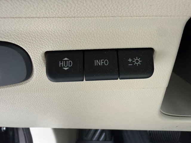 Used 2022 Buick Envision Avenir w/ Technology Package II image 17