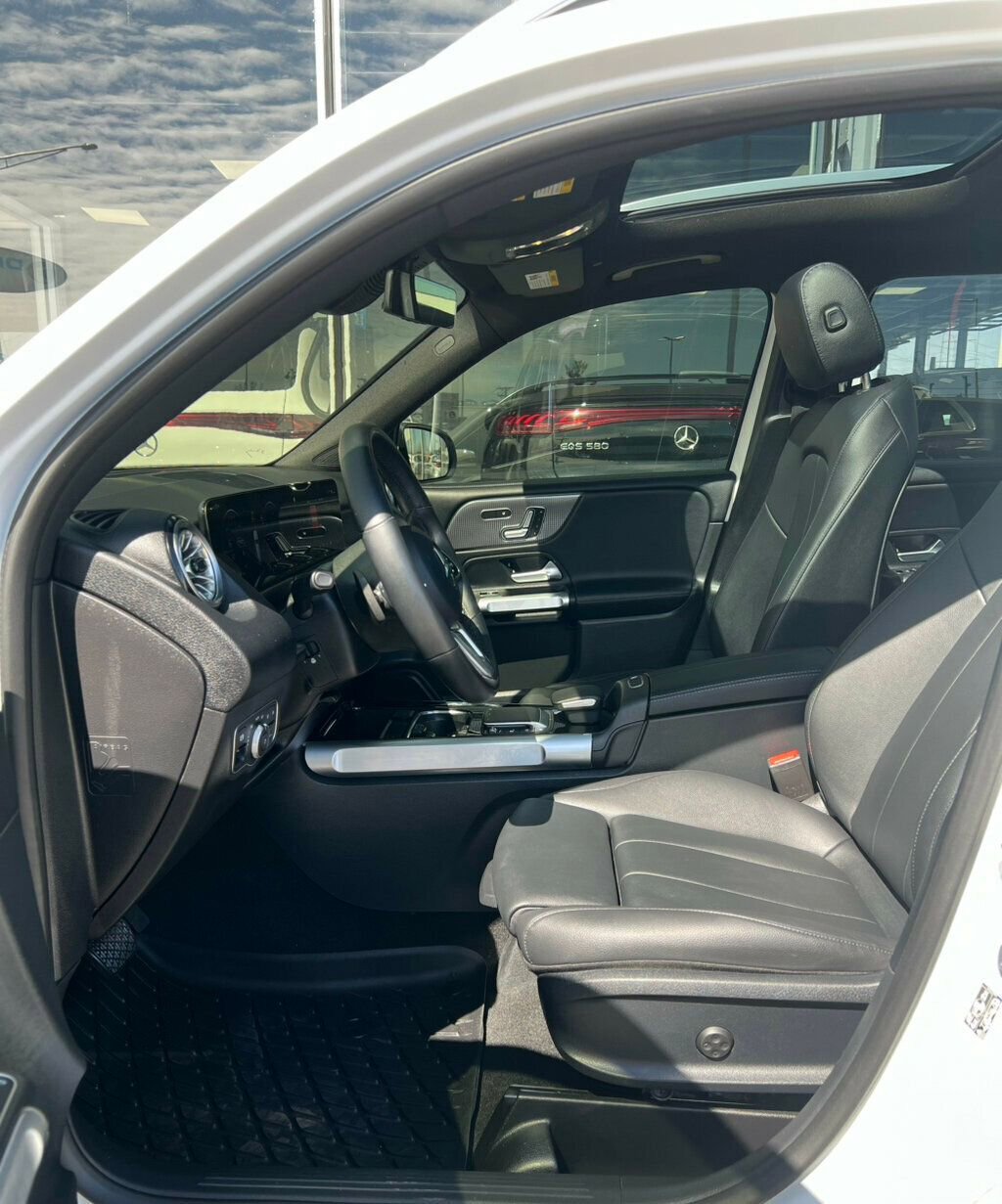 Used 2023 Mercedes-Benz GLB 250 4MATIC image 14