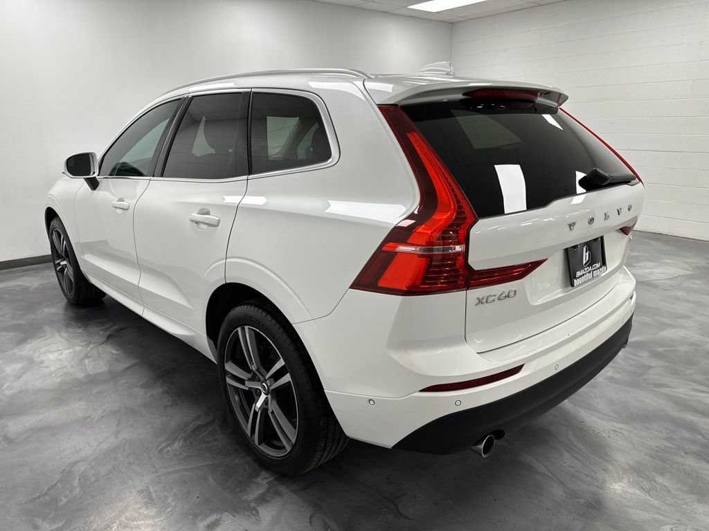 Used 2019 Volvo XC60 T6 Momentum w/ Multimedia Package AWD/4WD image 11