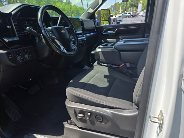 Used 2025 Chevrolet Silverado 2500 LT AWD/4WD image 9