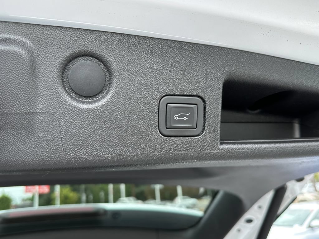 Used 2024 Chevrolet Equinox LT FWD image 22