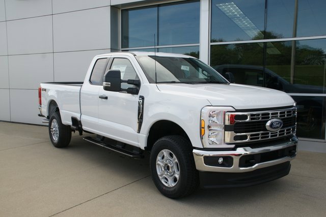 New 2026 Ford F350 XLT image 2