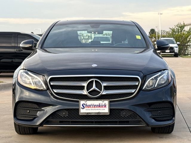 Used 2018 Mercedes-Benz E 300 4MATIC image 2